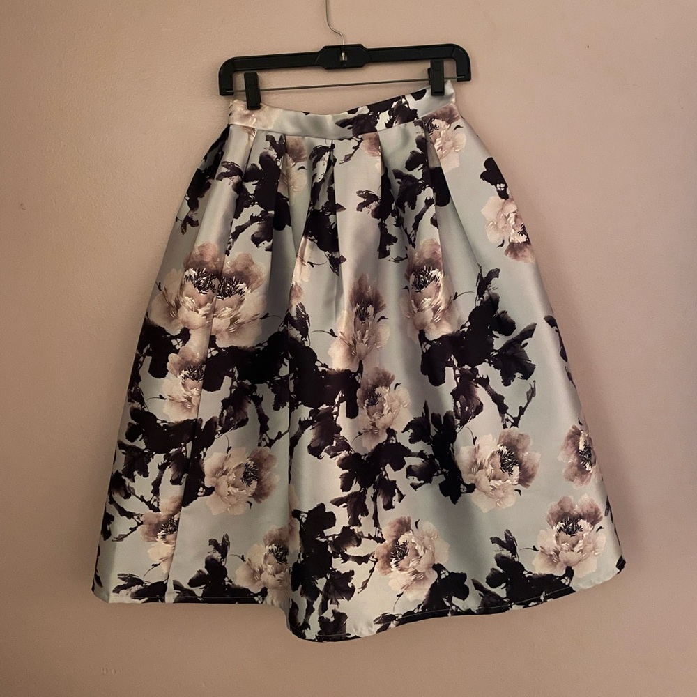 Beautiful MIDI Skirt